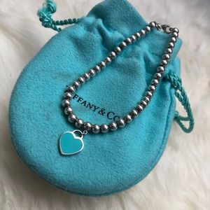 Return to Tiffany’s bracelet mini heart tag